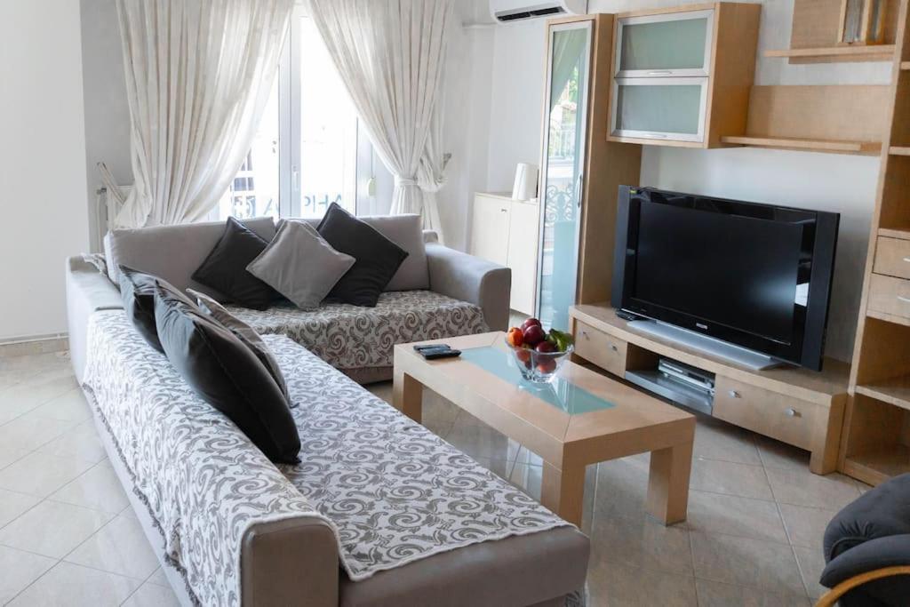 2 Bedroom Holiday Flat, Renovated, In The Centre Asprovalta Bagian luar foto