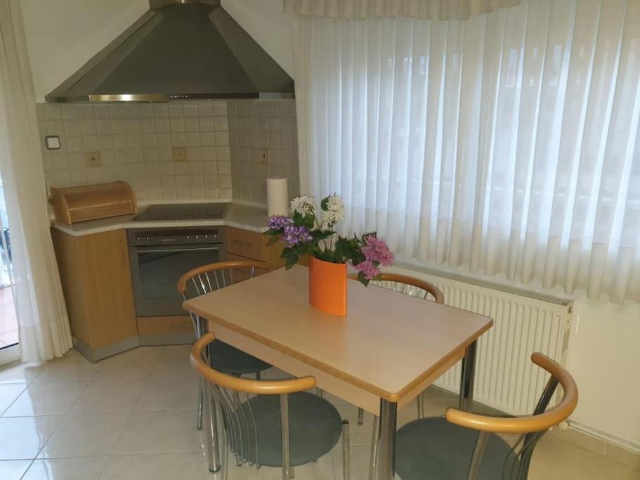 2 Bedroom Holiday Flat, Renovated, In The Centre Asprovalta Bagian luar foto